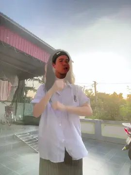 Nắng đẹpp nhưng vid hơi mờ 😭 | dc:? |#xuhuong #fyp #viral #phuonglinhhcutiiii #nhảy 