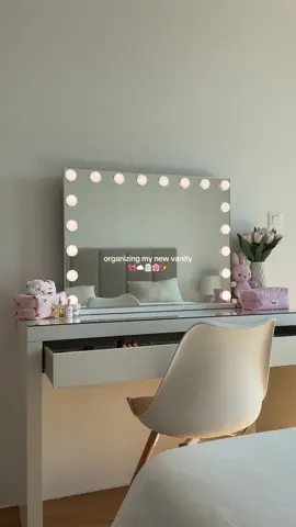 organizing my new vanity ☁️💗 i’m obsessed!! 🥹 #vanity #vanitymirror #vanitytable #CleanTok #organization 