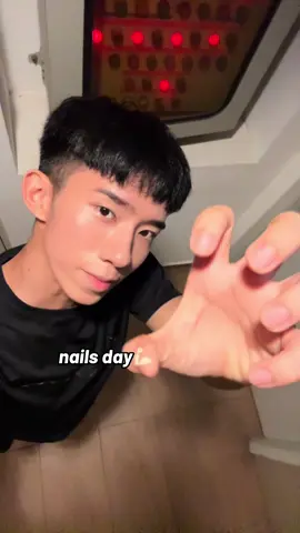 come get my nails done! (BIG HUNK EDITION)
