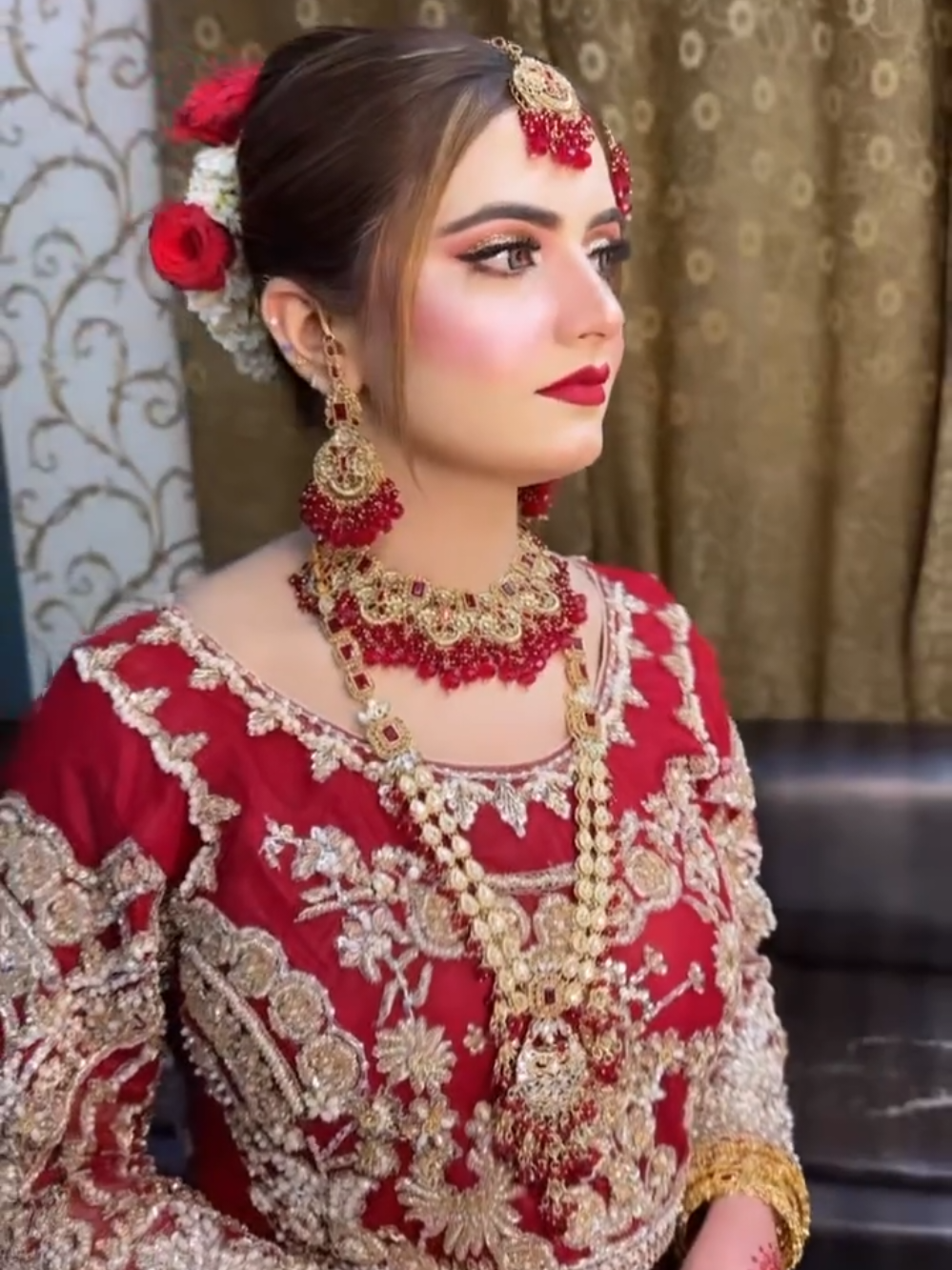 Bridal Makeup Services Available Enhance your beauty for your big day with our professional touch. 🄰🄳🄳🅁🄴🅂🅂: MDA coprative housing society Multan shop number 115 Multan Pakistan  For further details kindly contact. 0307-7244781 #salon #beauty #viral #viralreels #viralvideos 