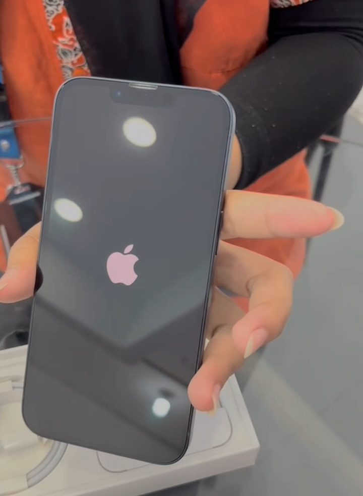 Nih yang mau spill iPhone 13 yaaa🤗 Ready kakak buruan gercep langsung ke New Eferata Bondowoso  MENERIMA: Kredit Tukar Tambah COD free ongkir Garansi 1 Tahun LOKASI: TOKO NEW EFERATA Jl.Panjaitan No. 17, Dabasah, Bondowoso (Selatan SMA 2 Bondowoso)  #17agustus #iphone13  #bondowoso #neweferata #masukberanda  @Acc Ponsel Eferata @DEDI NEW EFERATA HP&S.LISTRIK @Eferata Group Official 