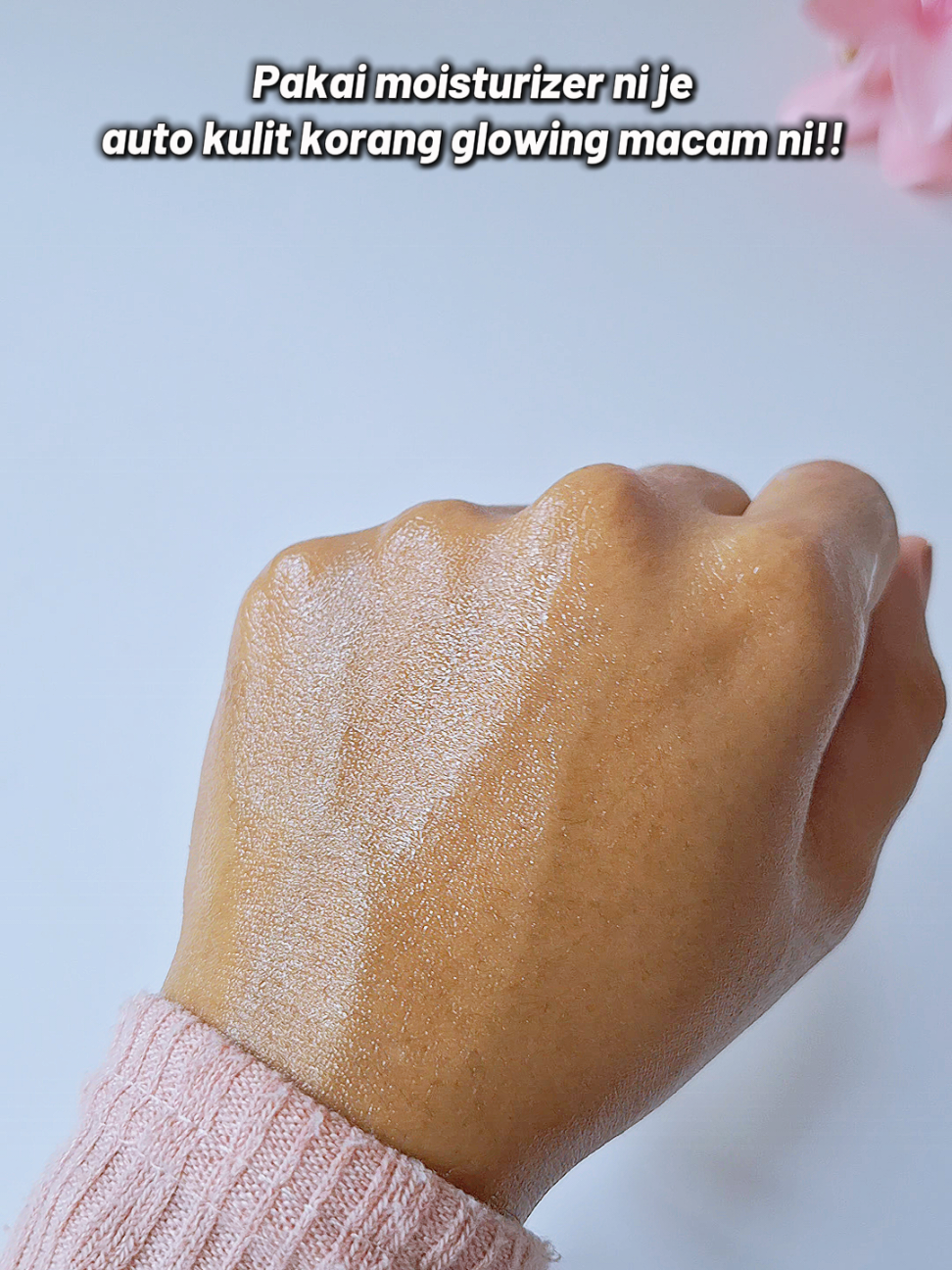 Moisturizer from dua dewy finish. #dua #wearedua #duaproduct #duadewygelmoisturizer 