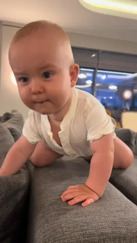 Megeszem 🥰 #napicuki #foryou #sweetness #babyboy #baby 