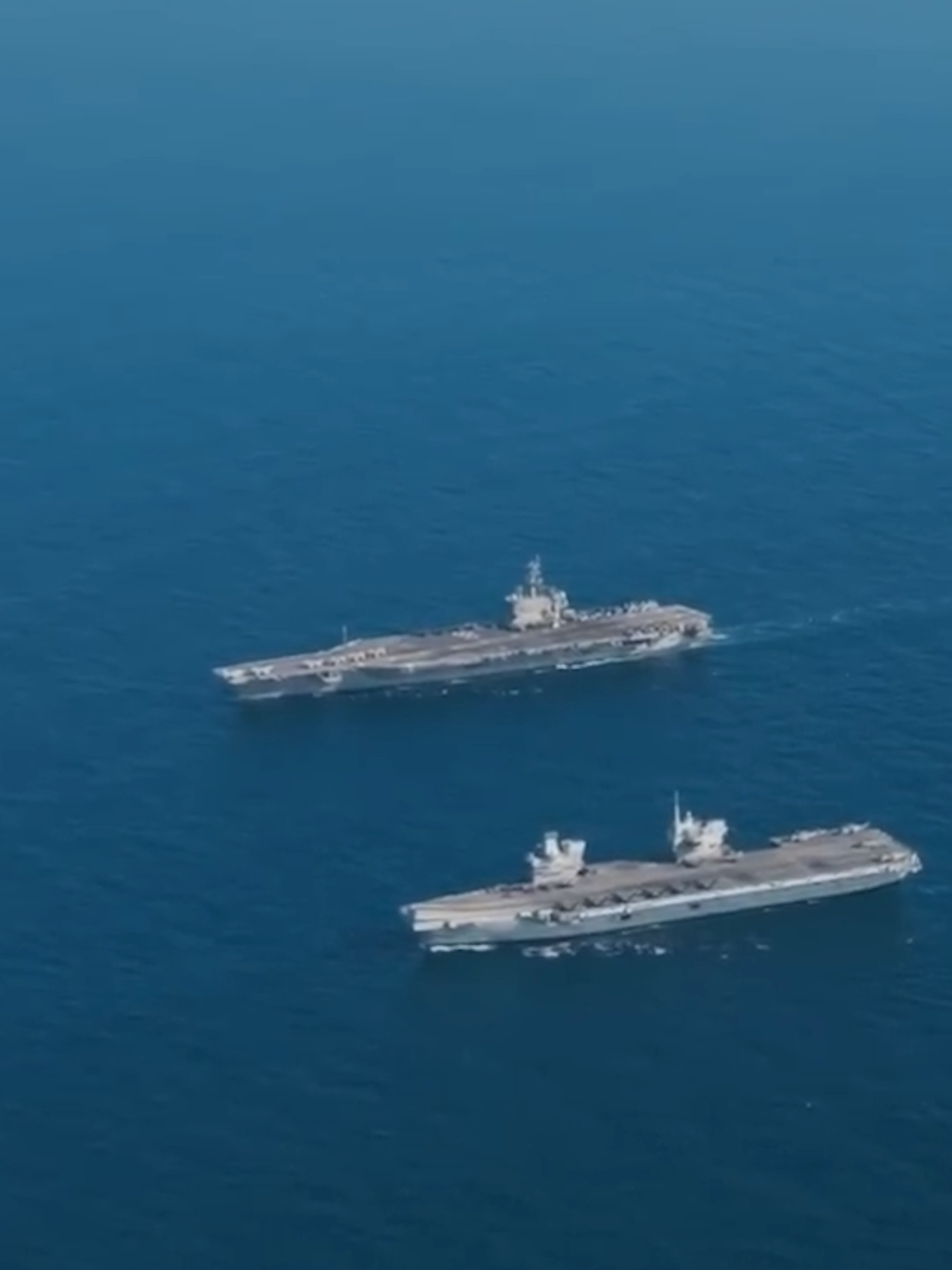 On August 10, 2025, the Philippine Sea became the stage for a rare trilateral naval maneuver involving aircraft carriers from the United States, the United Kingdom, and Japan. HMS Prince of Wales, USS George Washington, and JS Kaga operated in close formation alongside the amphibious assault ship USS America, supported by a multinational escort that included Norwegian, Spanish, and Australian naval units. This unprecedented operation tested joint capabilities such as cross-deck F-35B operations, coordinated anti-submarine warfare, and integrated logistics between allied fleets. The exercise demonstrated the ability of these nations to share tactical data in real time, align aviation procedures, and operate seamlessly in a multi-threat environment. Watch exclusive footage and analysis of this significant Indo-Pacific exercise, including details on the ships, aircraft, and strategic objectives behind this powerful show of allied coordination. #USNavy #RoyalNavy #JapanMaritimeSelfDefenseForce #AircraftCarrier #CarrierStrikeGroup #JSKaga #HMSPrinceOfWales #USSGeorgeWashington #USSAmerica #F35B #NavalExercise #IndoPacific #MilitaryExercise #NavalPower #AlliedNavies #AUKUS #PhilippineSea #MilitaryCooperation #MaritimeSecurity #DefenseNews