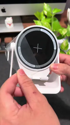 Cảm ứng âm thanh bạn chỉ cần áp điện thoại mình vào là loa sẽ tự phát #tomobox77 #tomobox #giadodienthoai #giadodienthoaikeamloa #denledrgb