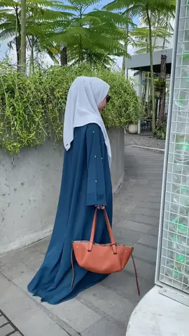 MasyaAllah warna biru emerald ini emang secantik semewah dan se-elegant itu ya♥️ Abaya @HodijaOficial  #SemuaBisaJadiAffiliate #SatuKontenTiapHari #abaya #gamisabaya #abayaturkey #abayadubai #abayaumroh #abayaumrohdanhaji #abayantiuv 