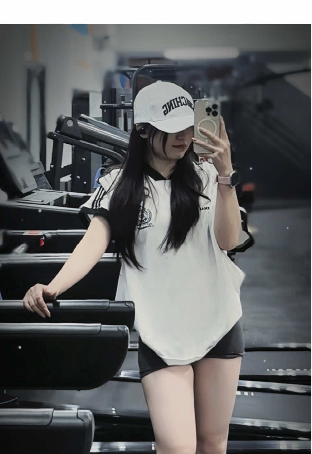 Sống ở đời, đừng trông đợi ai tốt với mình mãi. Họ tốt là may, họ tệ là bình thường. #Fitness #fitnessgirls #gym #gymgirl #outfitgym 