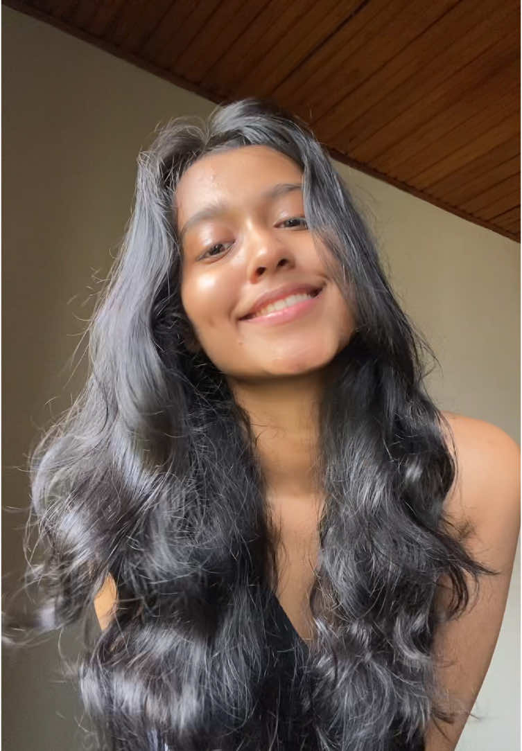 In grey sweatpants because hair is the 🦦🫶🏻fit #fyp #srilanka #xybzca #foryou #OOTD #grwm 