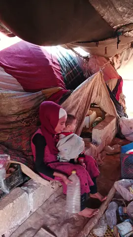 Kami adalah keluarga miskin yang tinggal di kem pelarian, saya mempunyai 10 anak, saya harap Kami adalah keluarga miskin yang tinggal di kem pelarian, saya mempunyai 10 orang anak, saya berharap dapat  membantu #Malaysia #Indonesia