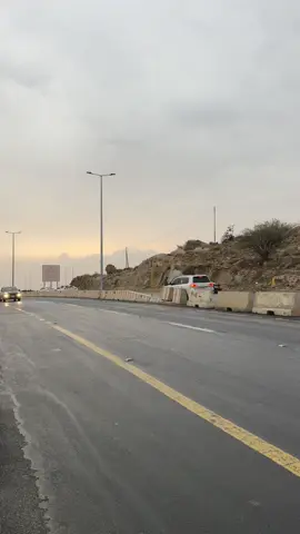 ماشاءالله ي الاجواء 🌧️☔️#fyp #جنسس2025 #foryou #explore #taif #explore 