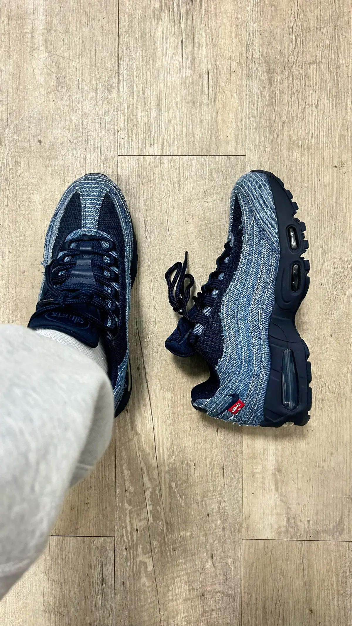 Choose ur fighter #am95 #nike #airmax95 