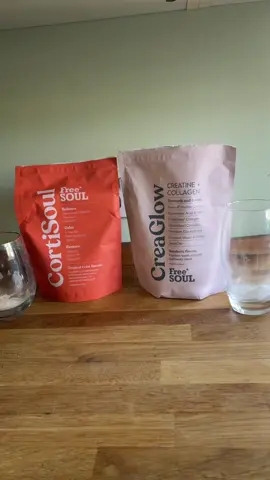 trying free soul supplement powders with my mum! @Free Soul #freesoul #supplements #Lifestyle #testing #cortisol #creatine #cortisoul #creaglow #freesample 