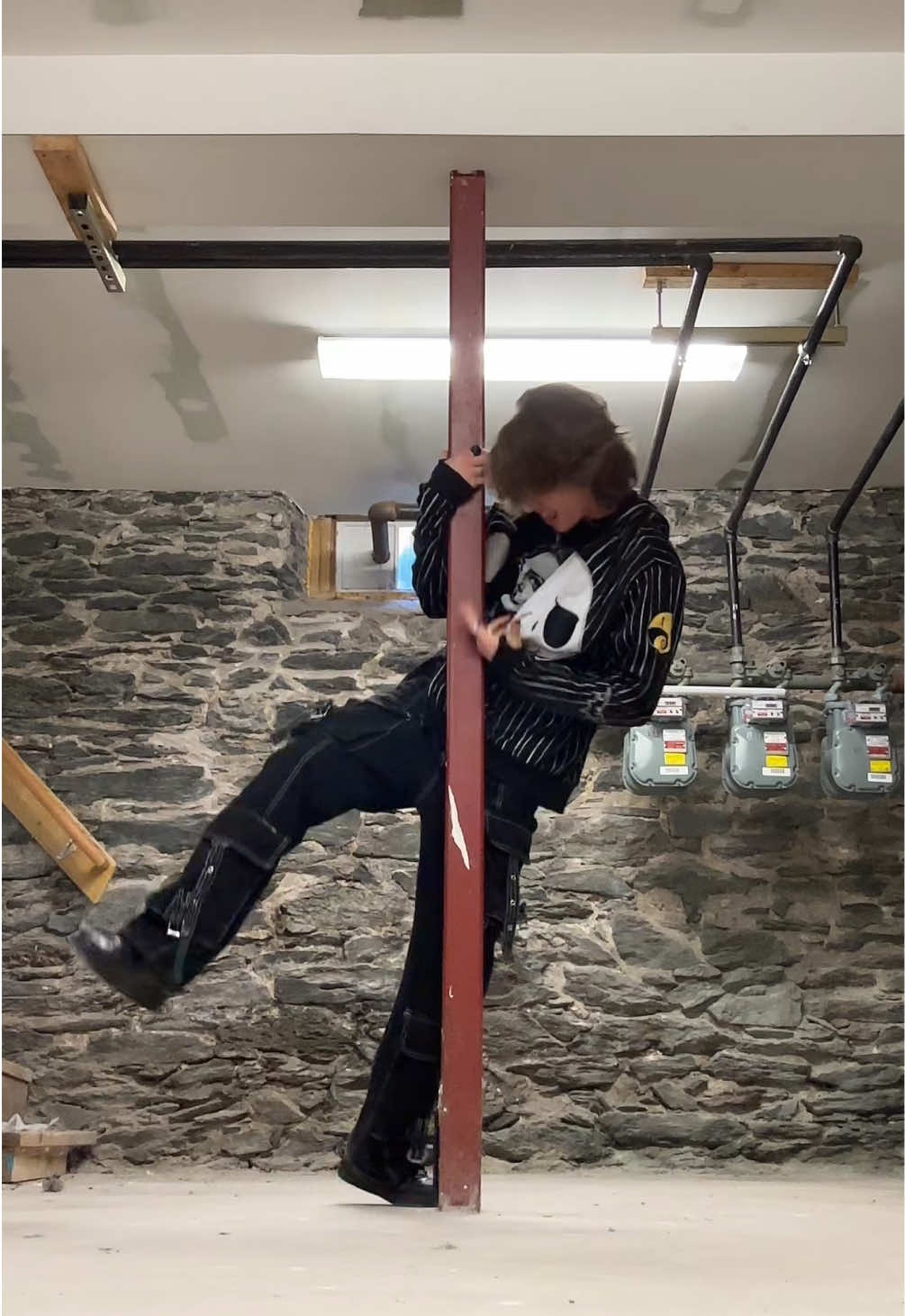 this damn pole is a main character at this point😂 - @Maroon 5  - #thegavincoyle #foryoupage #fyp #dance #maroon5 