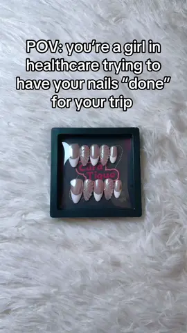 💅🏼 STRONG press on nails are the forever go to!!! 