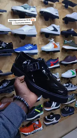 Balenciaga Wetlook size 39-45 available 💰Ksh.5,000 📞0758570118 #fyp #balenciaga #wetlook #fypage 