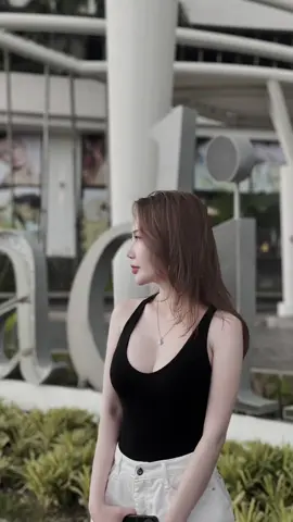 Khi bạn chọn một người để cùng đi suốt cuộc đời, hãy nghĩ xa hơn chuyện lãng mạn.........☘️