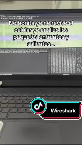 ¿Sabías que existe una herramienta llamada Wireshark? 🦈 Es uno de los analizadores de paquetes más usados en el mundo. Con él puedes: 📡 Capturar tráfic0 de red en tiempo real. 🔍 Analizar paquetes entrantes y salientes. 🛡️ Detectar posibles vulnerabilidades o intrusiones. 🎯 Identificar protocolos y comportamientos sospechosos. Si quieres aprender a usar Wireshark desde cero y descubrir cómo se analiza el tráfic0 de red como un profesional… ¡síguenos y no te pierdas nuestros próximos videos! 🚀 #fyp #parati #Wireshark #Ciberseguridad #fyppppppppppppppppppppppp 