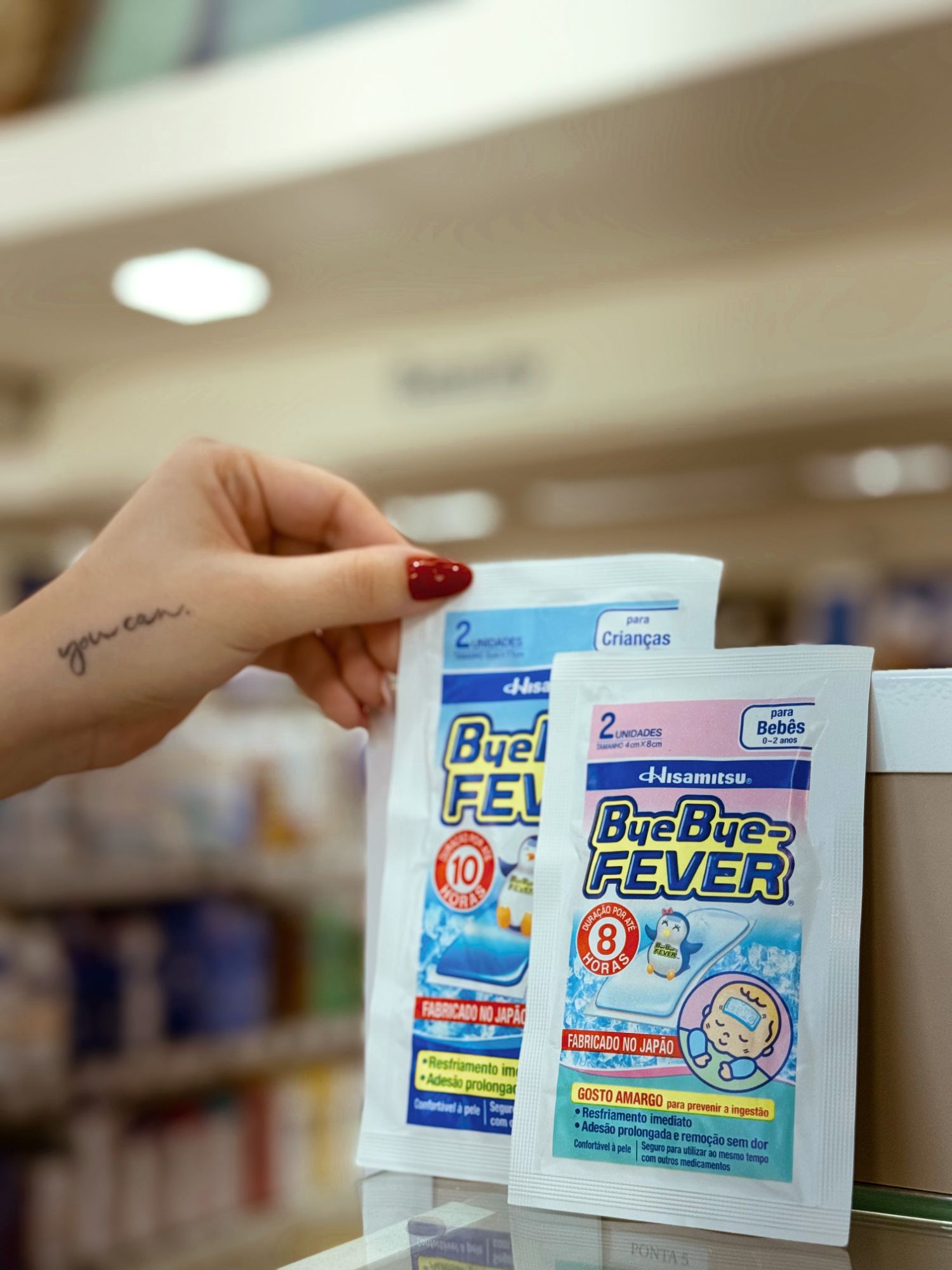😣 Febre ou dor da vacina? 🥶 ByeBye-FEVER é alívio em forma de adesivo! 💙 Sem medicamento, suave para a pele e seguro para uso junto com outros tratamentos. 👶 Versão bebê: desde o 1º dia de vida. 🧒 Versão criança: a partir dos 2 anos. ✨ Benefícios: ✔ Resfria e alivia por até 8h ✔ Fácil de aplicar e remover ✔ Sem fragrância, corantes ou mentol 📍 Encontre na Drogaria Catarinense Otto Boehm e diga bye bye para a febre! #ByeByeFever #DrogariaCatarinense #AlívioParaFebre #SaúdeInfantil #CuidadoComAmor