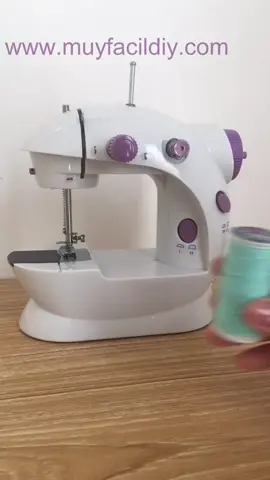 Como rellenar el carrete de hilo en la mini máquina de coser