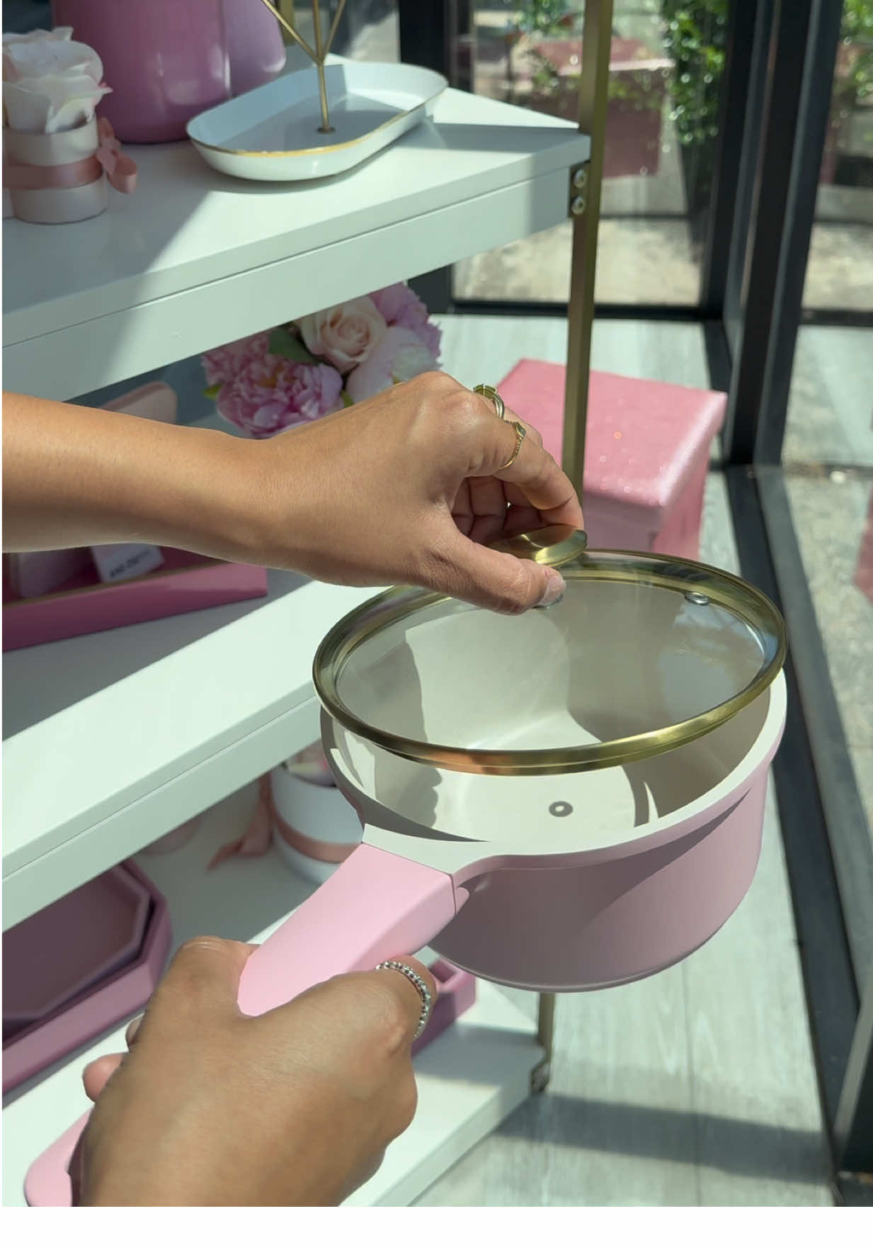 A pink kitchen is the best therapy 💅✨ #parishilton #parisproducts #pinkproducts #pink #cookware 