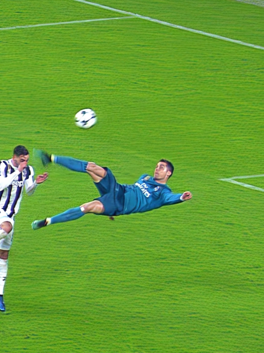 Stop scrolling and watch the full version of Ronaldo's Bicycle kick vs Juventus. What a goal.⚽️⚽️⚽️#like #ronaldo #football #trending #fyp 
