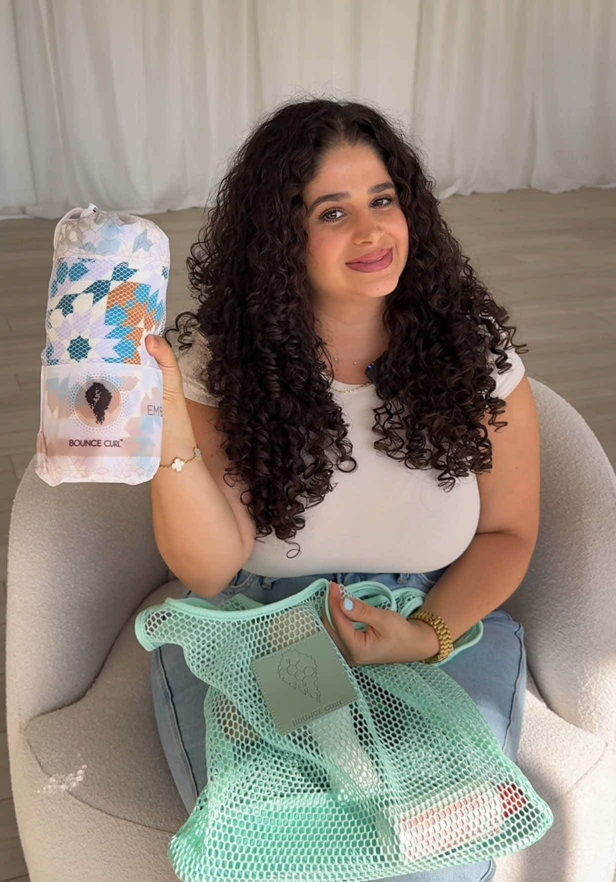 Beach-ready curls start with the right essentials. 🏖️✨ Keep them hydrated, protected, and shining all summer! @The Curly Family #beachessentials #beachhair #summerhairstyles #whatsinmybag 