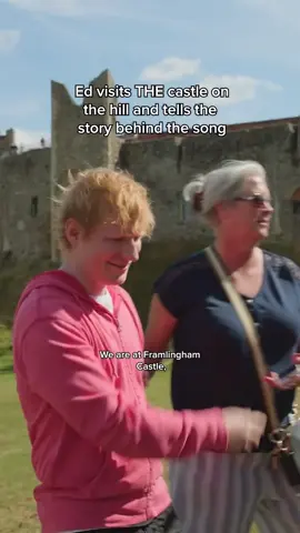 Getting to know the backdrop of Eds castle on the hill is so epic #Edsheeran #EdSheeranfans #Edsheeranlive #livemusic @Ed Sheeran 