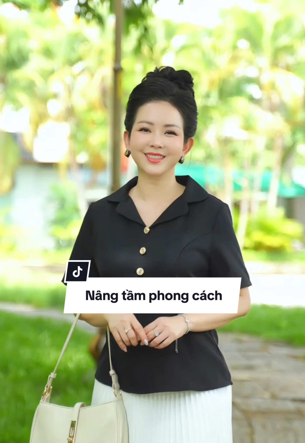 Nâng tầm phong cách công sở thanh lịch #ANAMode #thoitrangtrungnien #trungnien #phaidepngaynay #quatangme 