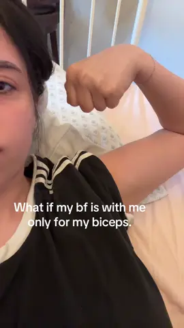 Only ones with big biceps understand my struggle ☹️ #bicep #bigbicep 