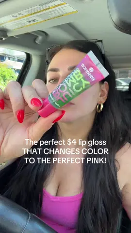 @essence.cosmetics Juicy Bomb Lip Gloss is now COLOR CHANGING! This gives the perfect glossy pink to the lips AND SMELLS SO YUMMY! #essencecosmetics #essencemakeup #juicybomb #lipgloss #affordablelipgloss 