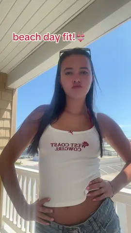 whole fit is from @Aeropostale !!❤️🤠#fitcheck #OOTD #beach #beachday #beachfit 