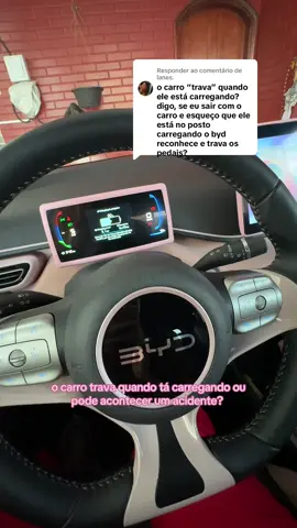 Respondendo a @lanes. Mais seguro que no posto de gasolina né? Ele fica parado no “Parking” 🩷 #byd #bydrosa 