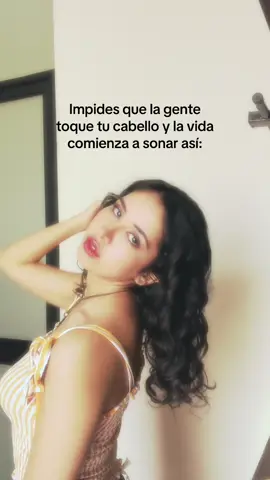 Sé que aún no es perfecto, pero de verdad que mi cabello ha mejorado muchísimo desde que soy más celosa y no deje que me lo toquen #nometoqueselpelo #wavyhair #cabelloondulado #tratamientosparaelcabello #viraltiktok