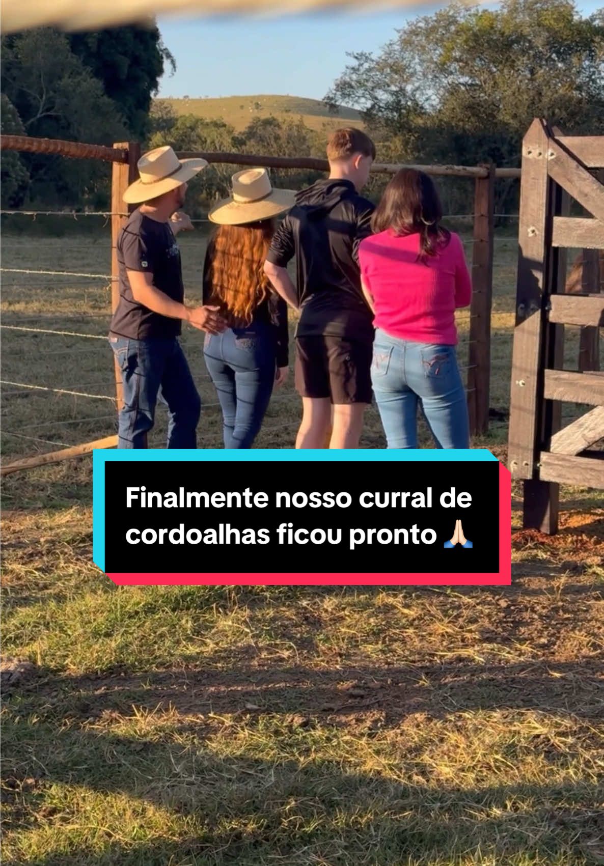 Finalmente nosso curral de cordoalhas ficou pronto ! Estamos muito felizes #rural #sitio #lida #fazenda #agro @A ruiva da roça 🍁🐄 
