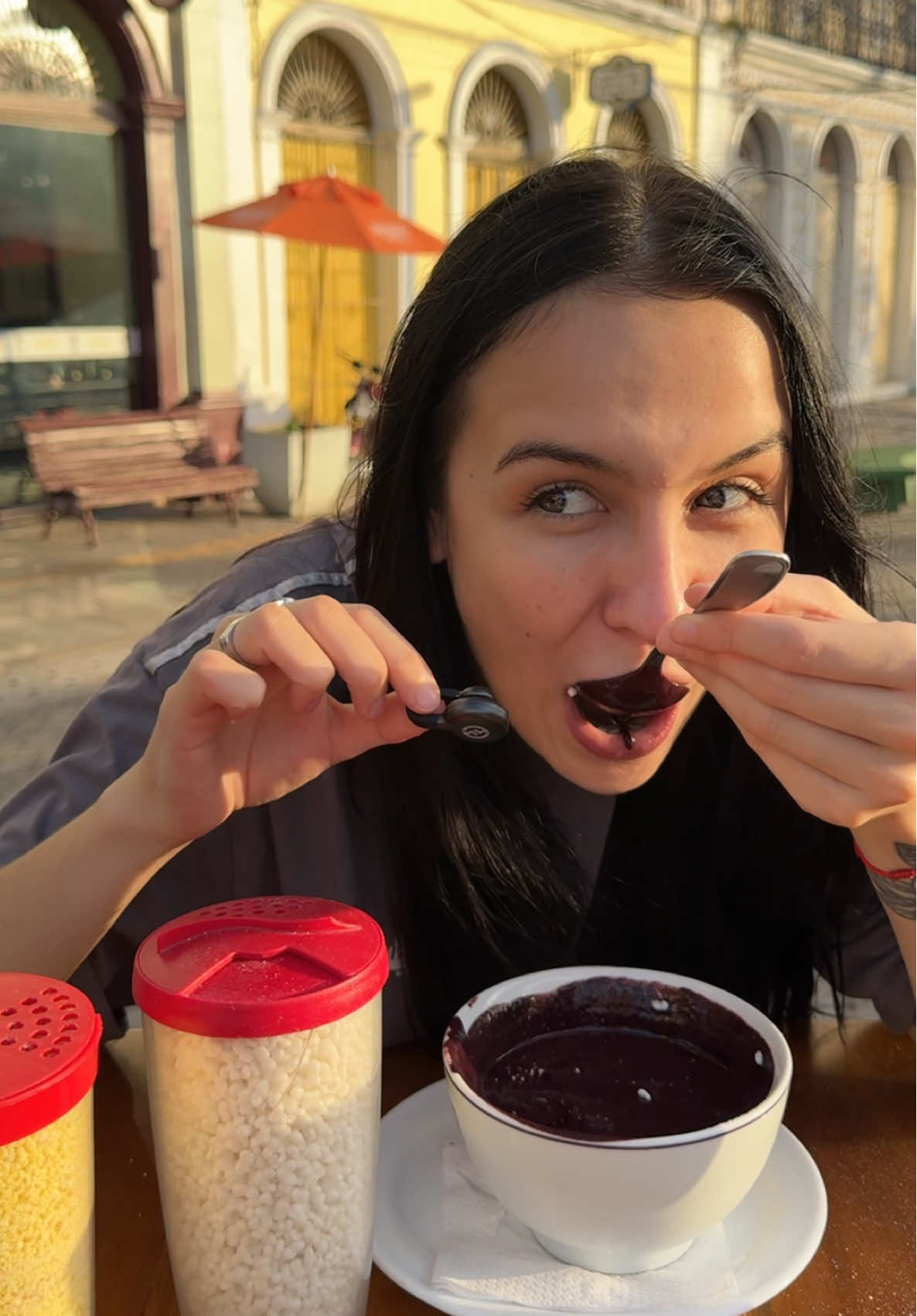 provando açaí do Pará!!!!!! desculpa por ter colocado açúcar…. 