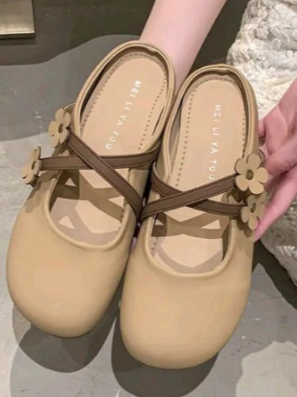 [New] Korean Style Baotou Flower Slip On Half Slippers Flat Bottom Veratile Casual #halfshoes  #shoesforwomen #sliponslippers  #koreanshoes #yarafashionista 