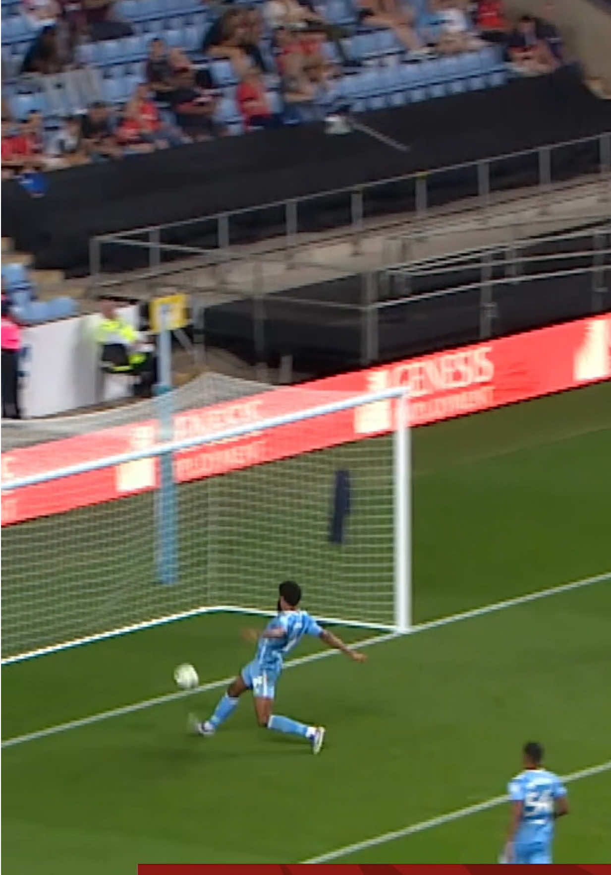 From the back to the front. 🚀 Raphael and Haji Wright link up. 🔗  Ellis Simms with the finish. 💯