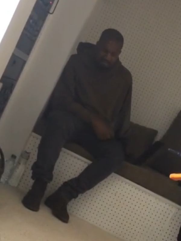 Kanye Vibing To Montana Of 300 #kanyewest #2015 #YE #montanaof300 #fyp 