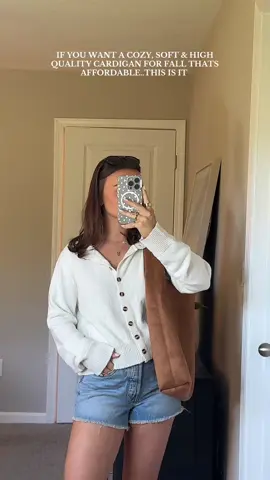 has everything I want and love in a cardigan 💅🏼☁️ #cardigan #fallcardigan #earlyfalloutfit #backtoschool #fallfashion 