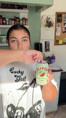 once again talking about how i am the number 1 @OLIPOP fan in the world and PLEASE CONSUME ENOUGH FIBER!!! most of my issues before were from not consuming enough and olipop is so great for people that struggle to get in enough fiber #guttok #olipoparmy #weightlossjourney #highfiber #fiber #weightlossmotivation #caloriedeficit #guthealth 