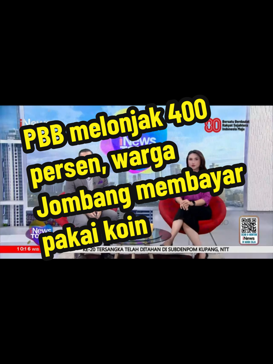 Seorang warga Jombang, Jawa Timur protes melonjaknya PBB hingga 400%. Warga pun membayar PBB namun menggunakan uang koin yang dibawa dalam galon air. #jatim #viral #fyp #berita #jombang 