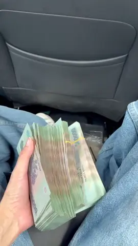 刚刚从客人那里收过来的越南盾现金！越南盾长期收购！
