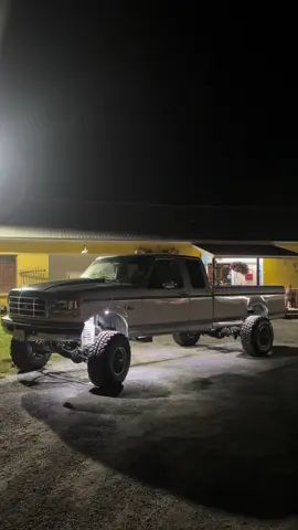 Terrible quality but had to post the cowl hood, gonna get paint on it in next week or two hopefully #obs #ford #cowlhood #cervinis #cammedtrucks 