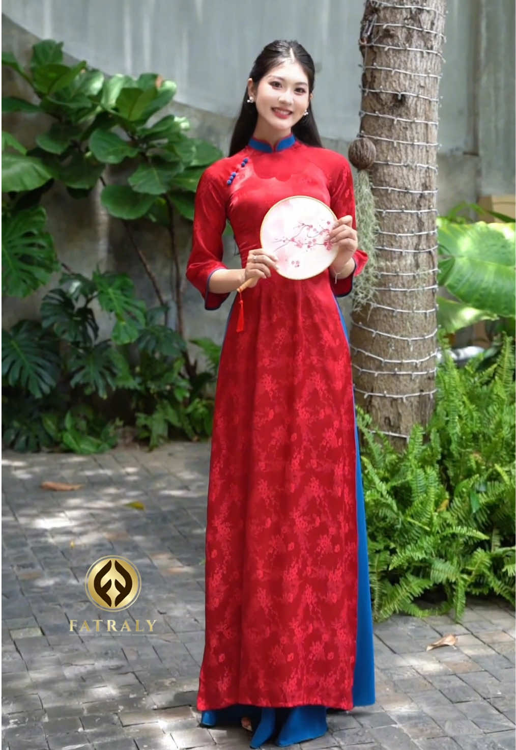 🌷Chào ngày mới bằng màu đỏ kiêu sa 🌷Sắc đỏ dễ mặc, sáng da cho mùa lễ hội sắp đến 🌿 #AoDaiFatraly #viralvideo #Fatraly #Aodaidanang #xuhuongtiktok 