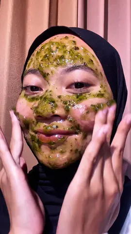 mugwort gel mask pake 15 menit ajaa efeknya udah berasa langsung (adjustable) 💚 #mugwortgelmaskg2g #acnegelmaskviral 