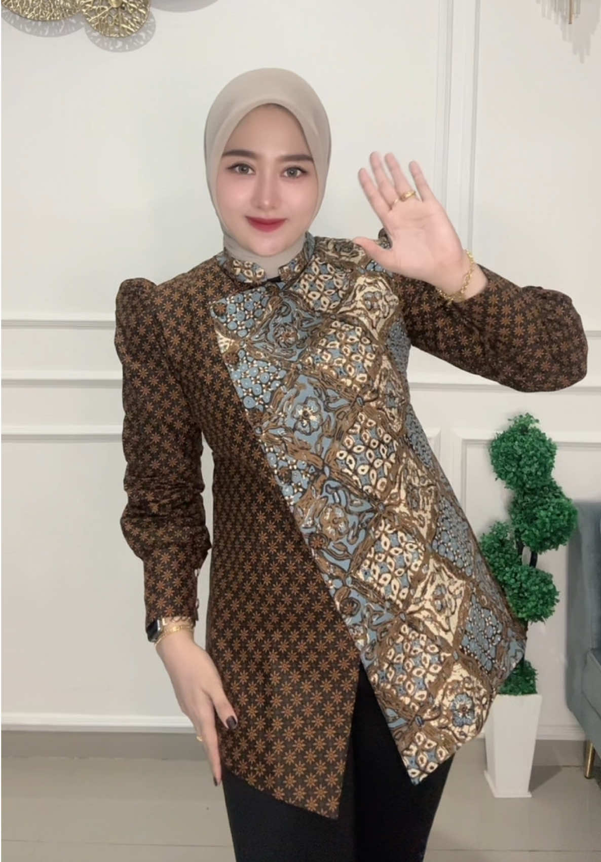 Gemeshh banget sama model baju batik ini 😍🥰 cek keranjang kuning🛒🛍️ #fypツ #bajubatikwanita #ootdhijabstyle 