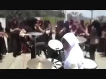 voice of baceprot turn your light vocal/guitar :firda marsya kurnia vocal/bass  :widi rahmawati vocal/drum : siti aisyah cipt : abah Erza #voiceofbaceprot #vob #metalhead #metalhijab #fyp 