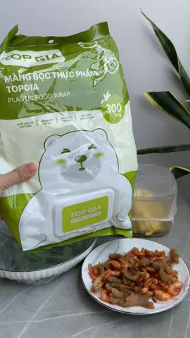 Màng bọc thực phẩm treo tường dạng rút Topgia.  #fyp #topgia #mangbocthucpham #mamabebess 