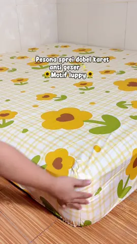 Motifnya gemash kamar jadi cerah pakai warna kuning ✨🌻 #sprei #spreimurah #spreiaesthetic #spreiantigeser #spreidoublekaret 