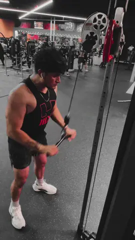 #huevotivio🥚🇸🇻 #mesomorfo #gymrat #motivation #Fitness 